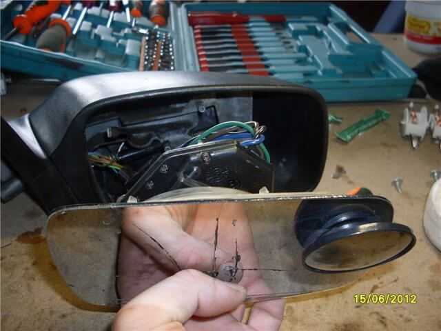 Ремонт, регулировка и реставрация бокового зеркала заднего вида с электроприводом и других