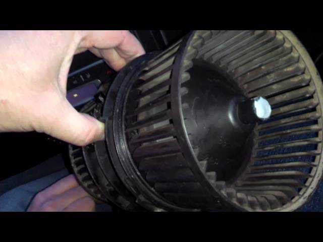 Как поменять двигатель печки меган 2