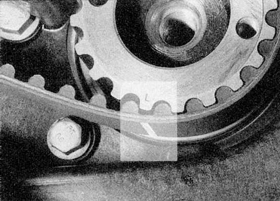 Снятие у установка зубчатых колес приводного ремня и механизма натяжения