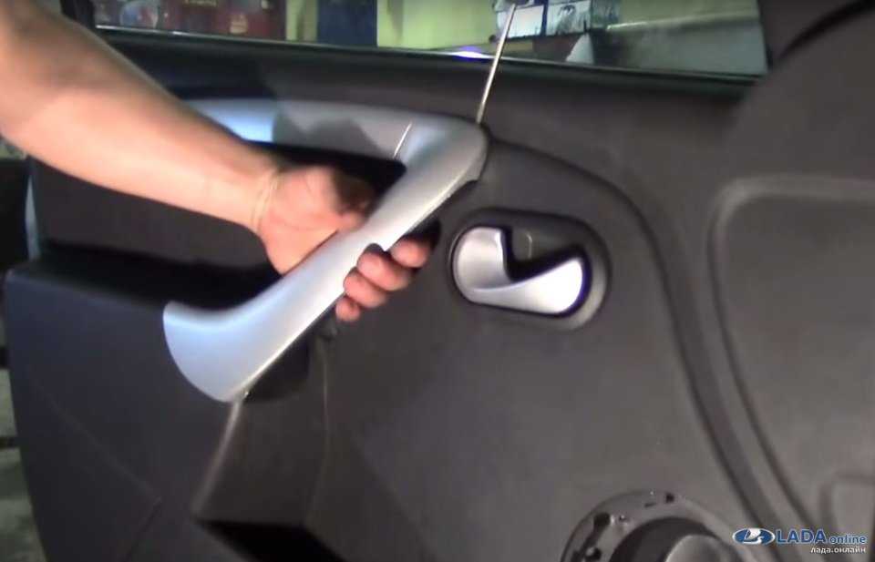 Как снять обшивку водительской двери рено логан