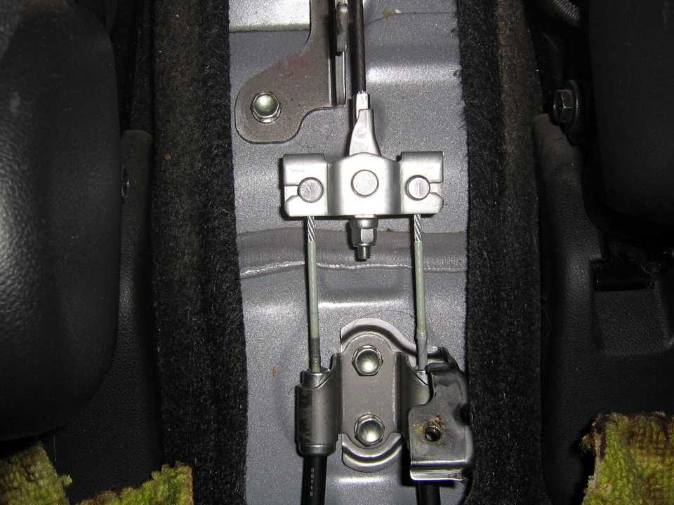 Ремонт ручного тормоза рено меган 1 и 2, замена тросика ручника