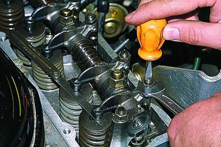 Проверка и регулировка зазоров клапанов (двигатели f3r) рено меган / сценик с 1996 г.в.
