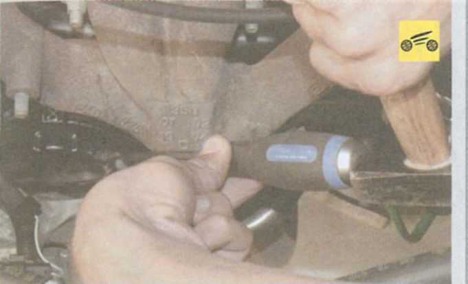 Внутренний осевой рулевой шарнир - снятие, установка