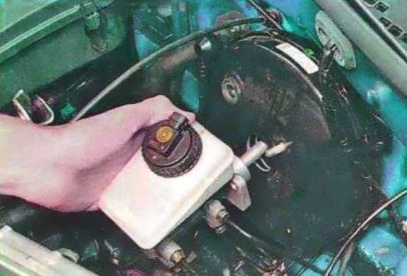 Как выявить неполадки и провести ремонт вакуумного усилителя тормозов своими руками