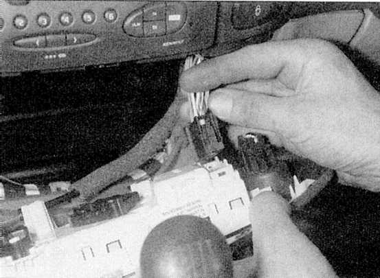 Проверка, снятие и установка блока вакуумного усилителя рено меган / сценик с 1996 г.в.