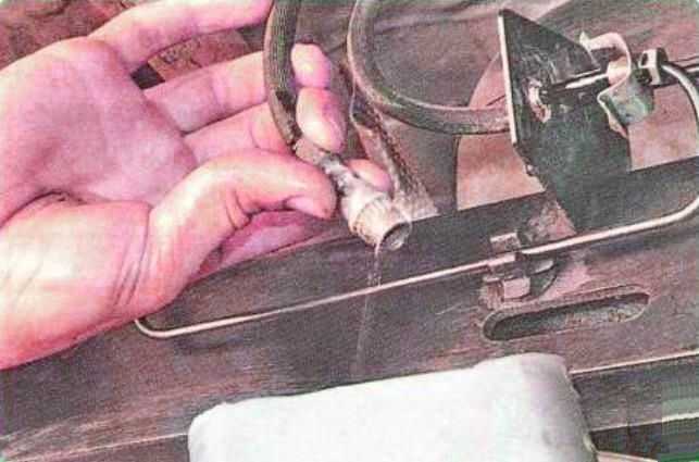 Замена задних тормозных колодок на renault logan своими руками