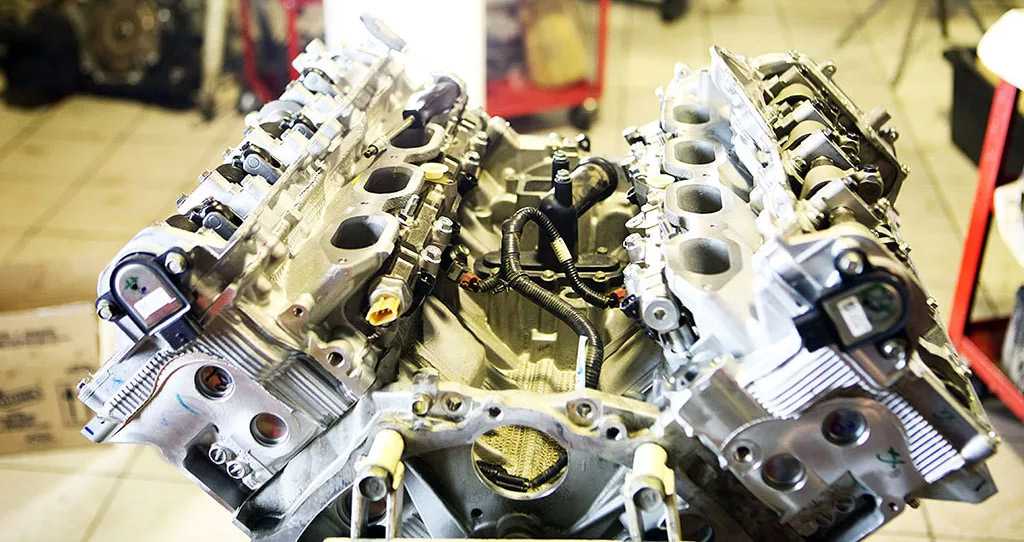 Ремонт дизельного двигателя в двигательном отсеке | ремонт дизельного двигателя в двигательном отсеке | renault megane