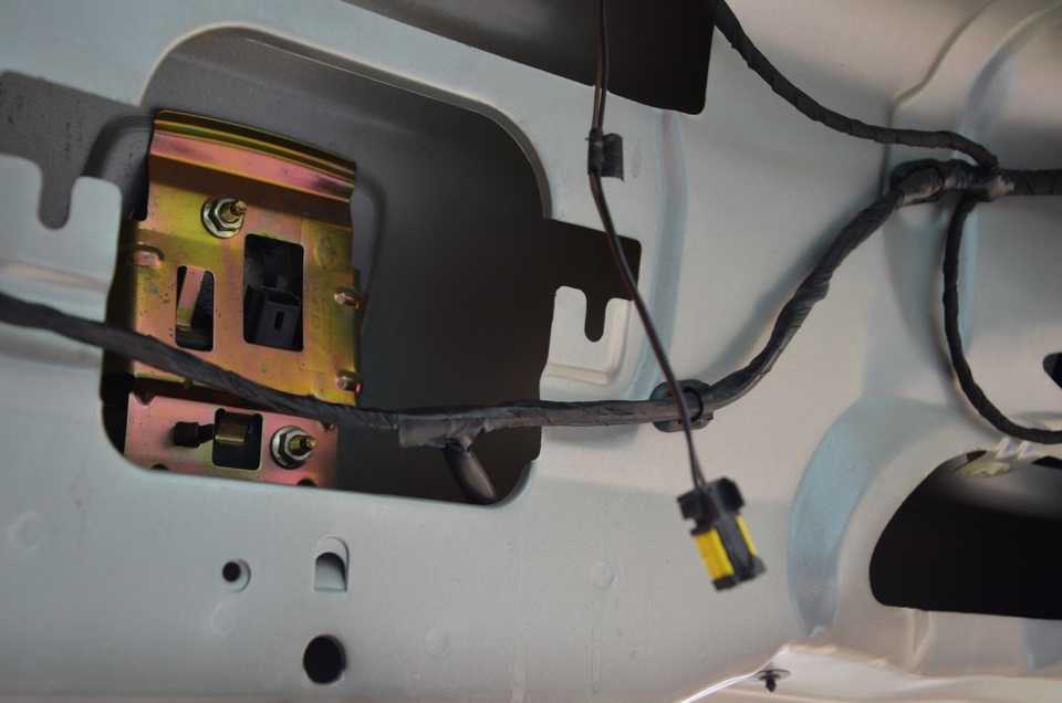 Багажник рено меган 1 и 2: замена гофры и замка, снятие обшивки крышки
