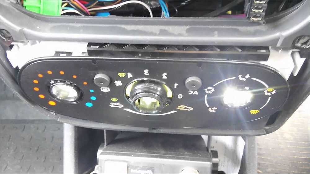 Как заменить лампочки в кнопках панели на renault logan  вд-профи  авто центр spb — ремонт автомобил