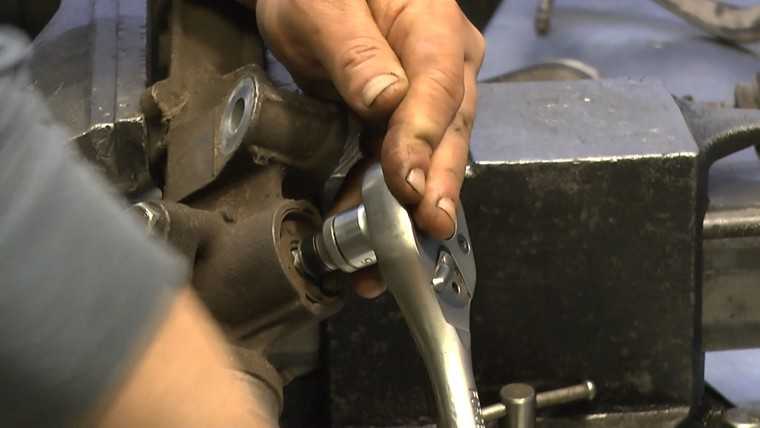 Ремонт рулевой рейки рено логан с гур своими руками видео