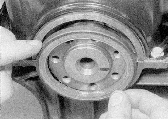 Снятие у установка зубчатых колес приводного ремня и механизма натяжения | ремонт двигателя | руководство renault