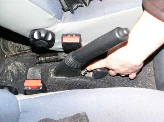 Как подтянуть и отрегулировать ручник на рено логан – taxi bolt | новый logan