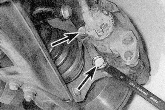 Обслуживание и ремонт renault symbol 2001+: 7.4 снятие и установка главного тормозного цилиндра