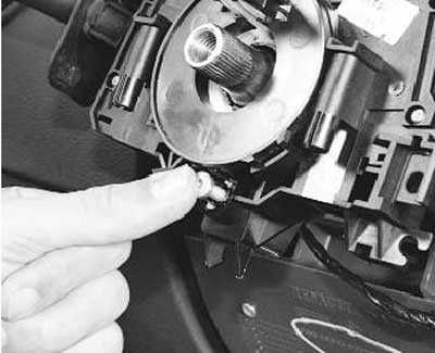 Замена лампы бокового указателя поворота renault logan | ремонт рено (renault) своими руками