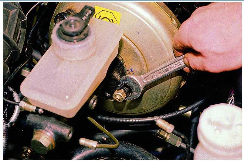 Renault kangoo 2 с 2007, снятие тормозного цилиндра инструкция онлайн