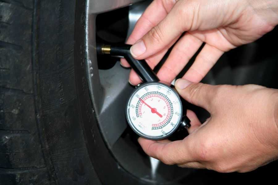 Проверка состояния и давления в шинах | техническое обслуживание | renault megane