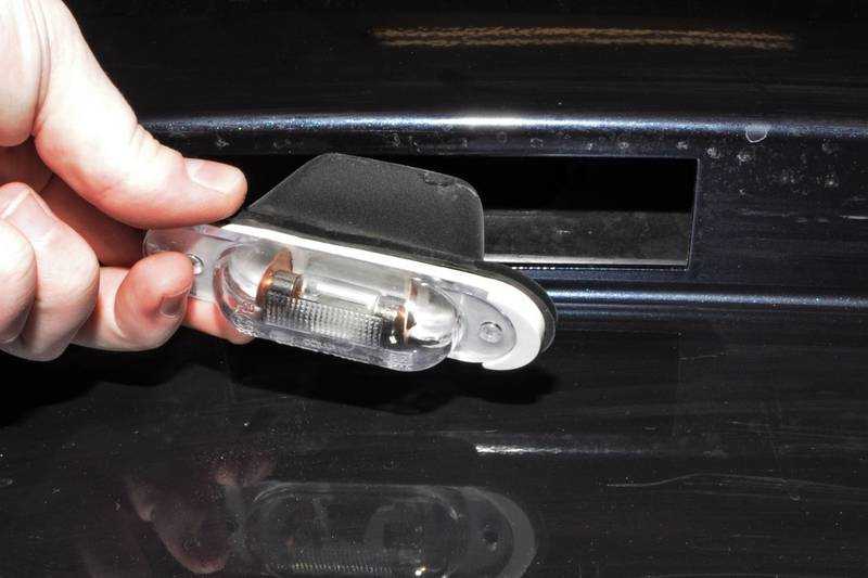 Фонари освещения номерного знака – снятие, замена ламп и установка  - ремонт автомобилей своими руками