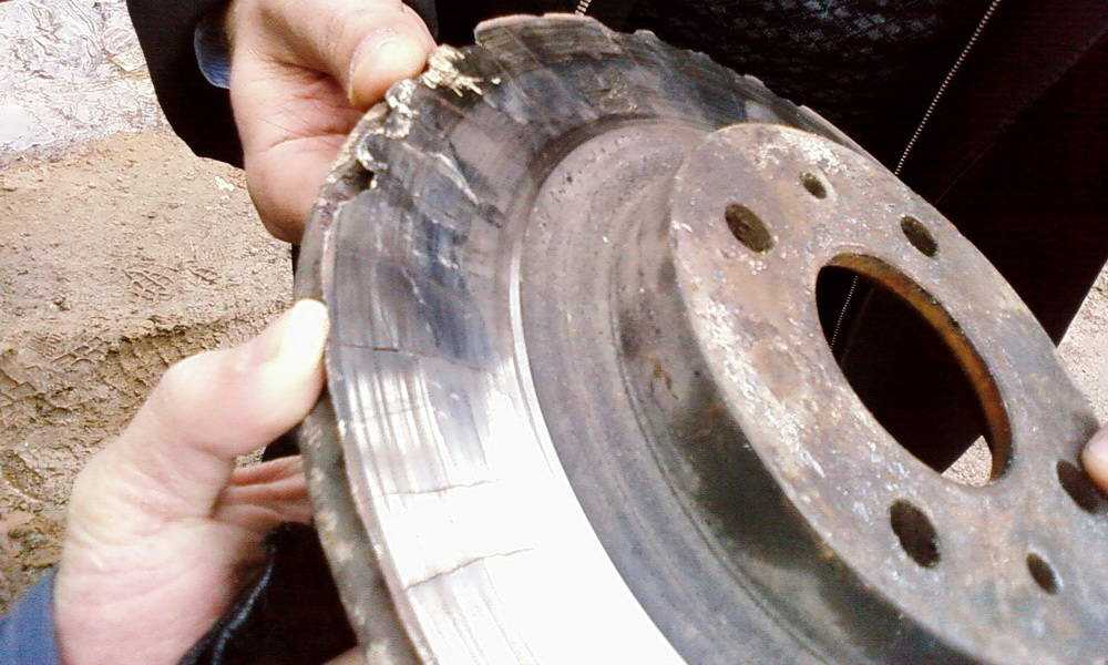 Проверка степени износа тормозных колодок и дисков renault duster