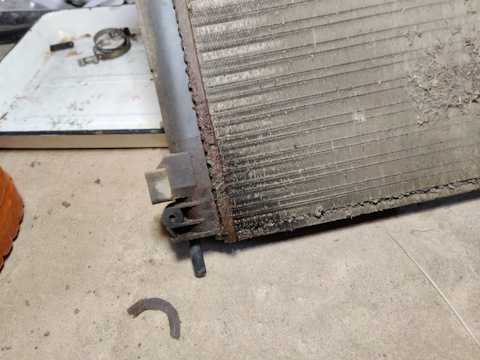 Как поменять радиатор охлаждения рено логан с кондиционером