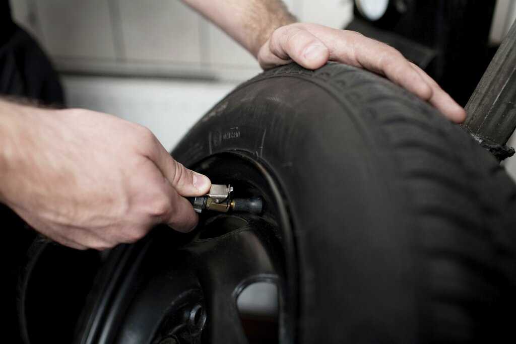 Проверка состояния и давления в шинах