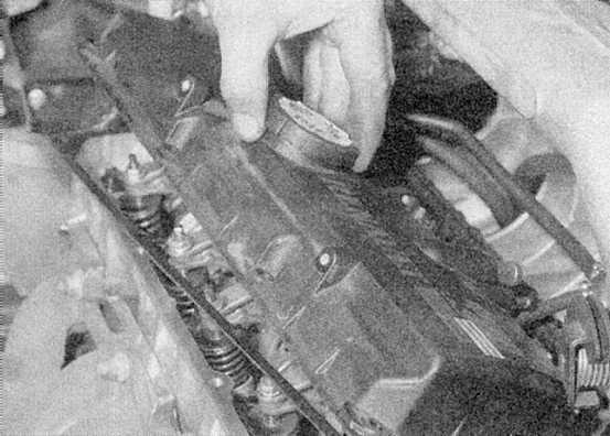 Проверка и регулировка зазоров клапанов (двигатели f3r) | ремонт бензиновых двигателей 2.0 л в двигательном отсеке | renault megane